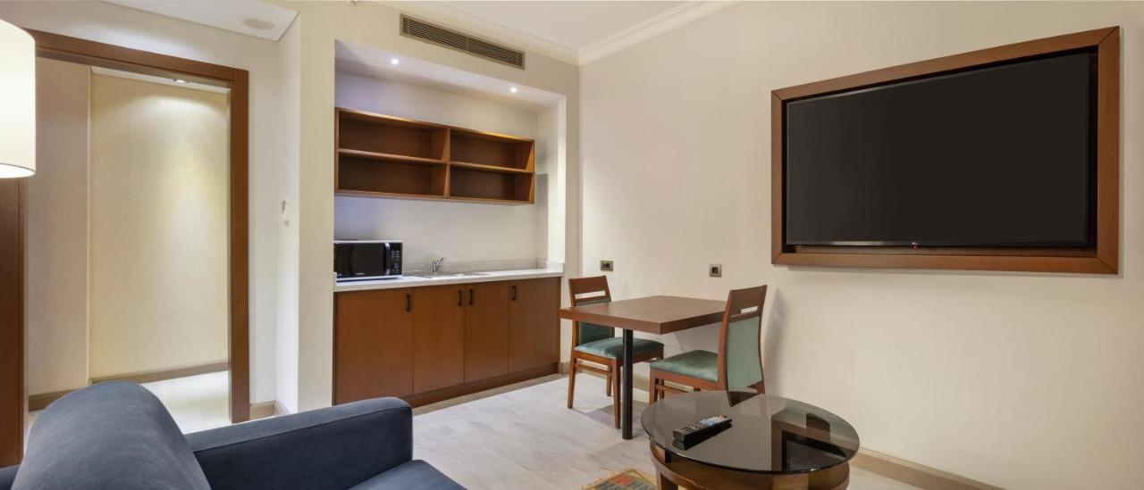 Doubletree By Hilton Istanbul Atasehir Hotel & Conference Centre Εξωτερικό φωτογραφία
