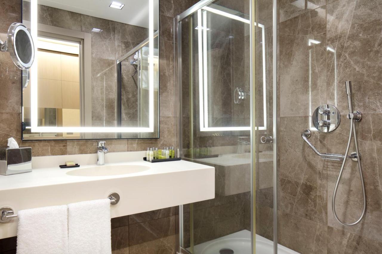 Doubletree By Hilton Istanbul Atasehir Hotel & Conference Centre Εξωτερικό φωτογραφία