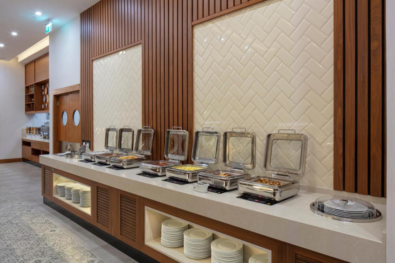 Doubletree By Hilton Istanbul Atasehir Hotel & Conference Centre Εξωτερικό φωτογραφία
